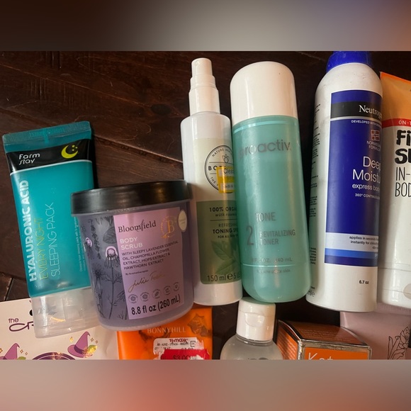 🔥 HUGE FULL SIZED BEAUTY SKINCARE MIXED HIGH END LOT KATE PHILOSOPHY, & MORE - Picture 5 of 9